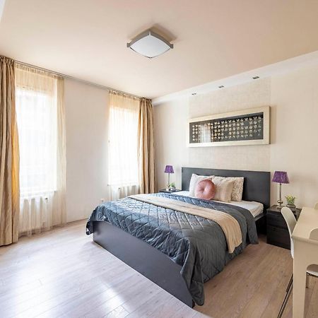Exclusive Central Suite With Balcony By Prestige Homes Budapest Esterno foto