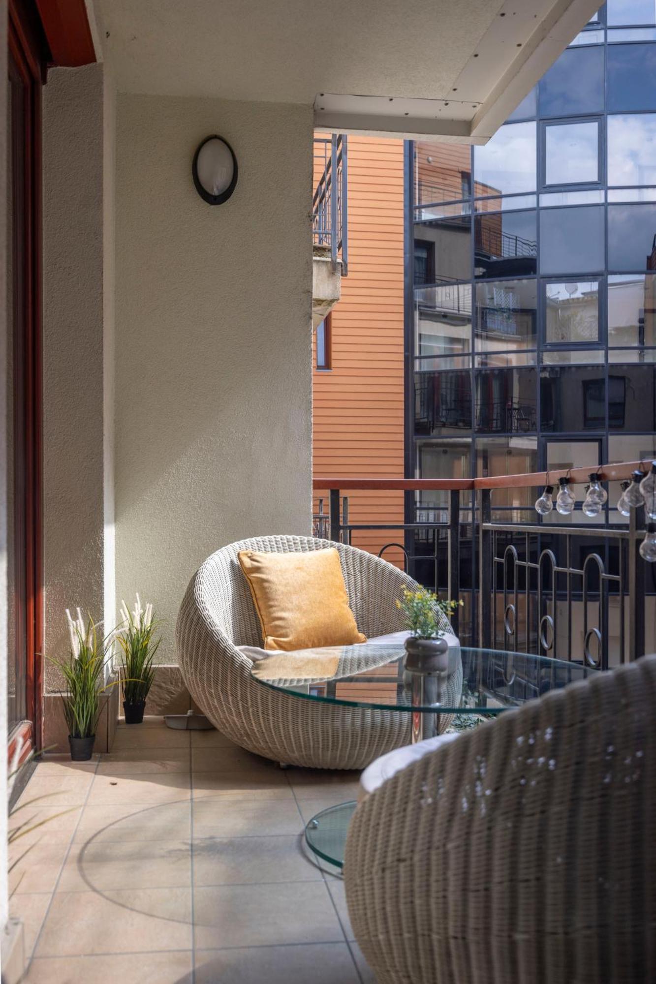 Exclusive Central Suite With Balcony By Prestige Homes Budapest Esterno foto