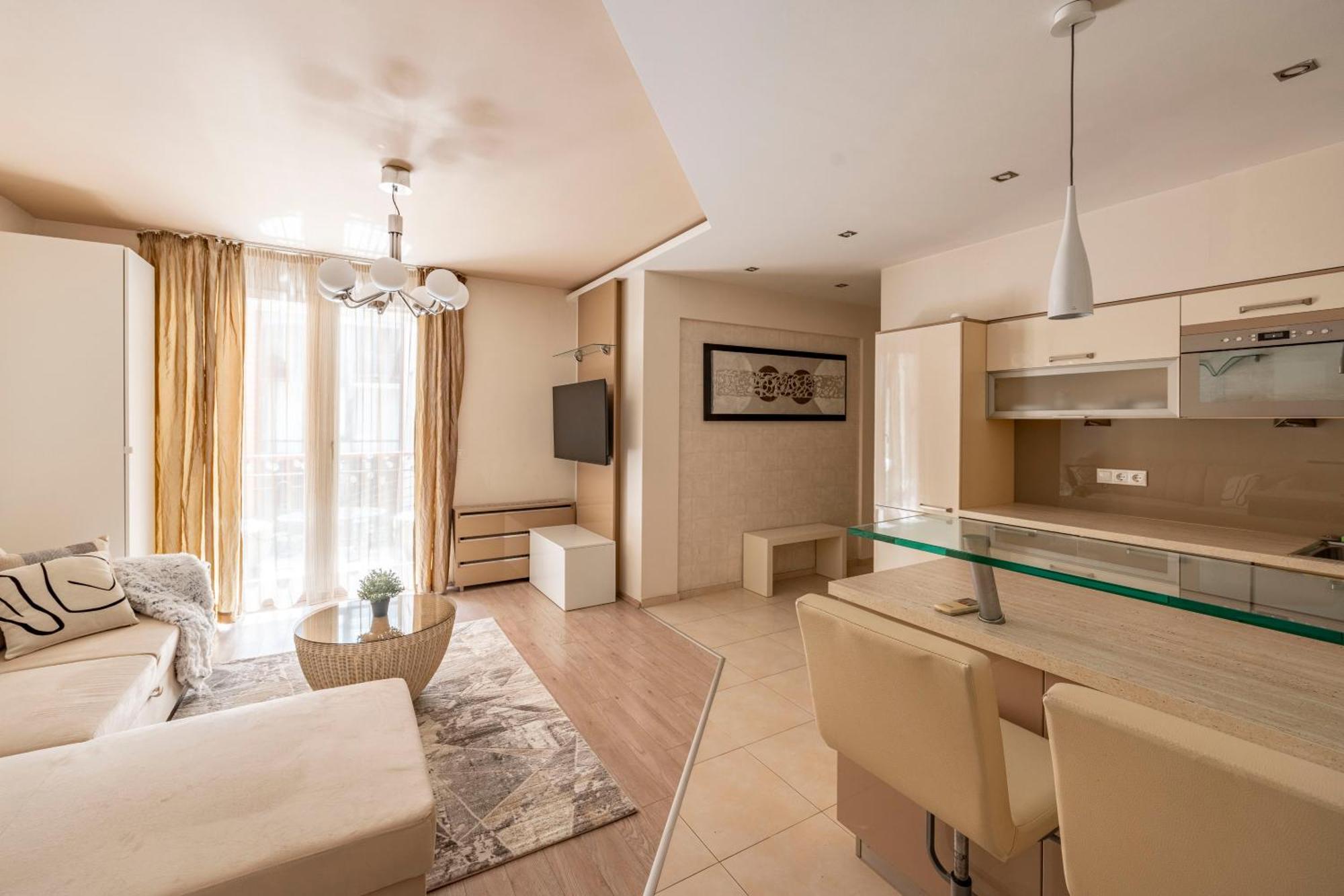 Exclusive Central Suite With Balcony By Prestige Homes Budapest Esterno foto